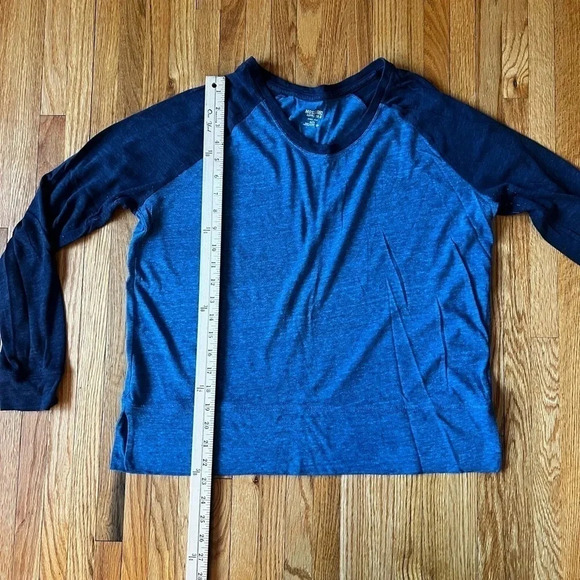 Mossimo Supply Co. Tops - Mossimo baseball tee